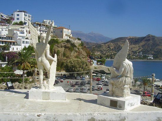 Αγάλματα Ικάρου & Δαίδαλου