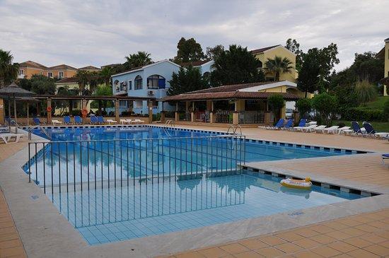 OASIS Pool Bar