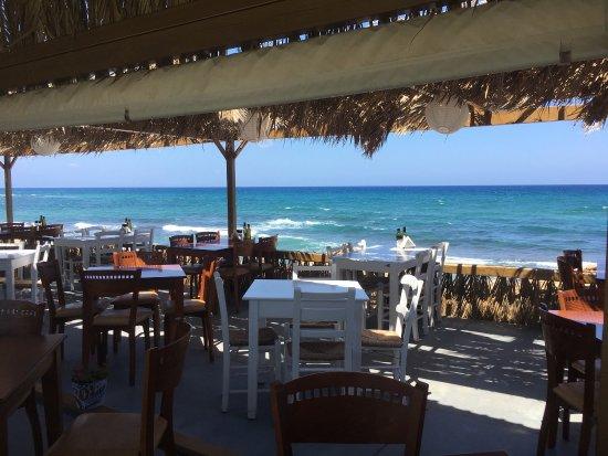 Αίολος Beach Bar