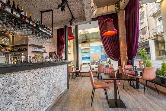 Symposio Resto Bar