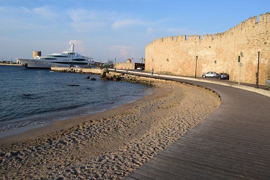 Παραλία Καλλιθέας
