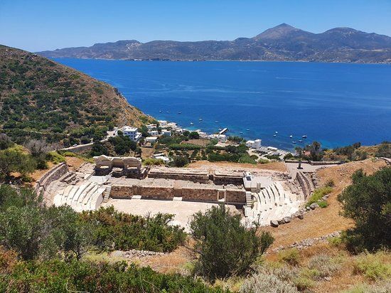 Αρχαίο θέατρο Μήλου