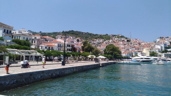Μητροπολιτικός Ναός Τριών Ιεραρχών